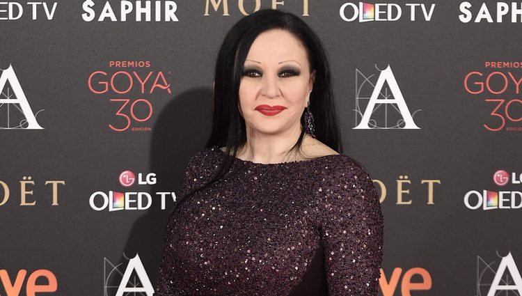 Alaska en la alfombra roja de los Premios Goya 2016