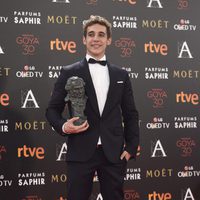 Miguel Herrán con su Goya al Mejor Actor Revelación