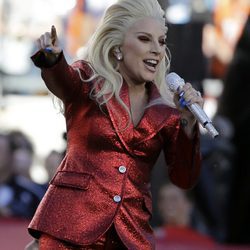 Lady Gaga cantando el himno americano en la Super Bowl 2016