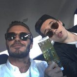 David Beckham y su hijo Brooklyn de camino a la Super Bowl 2016