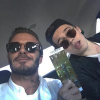 David Beckham y su hijo Brooklyn de camino a la Super Bowl 2016