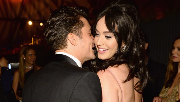 Orlando Bloom y Katy Perry cariñosos en la fiesta de los Globos de Oro 2016