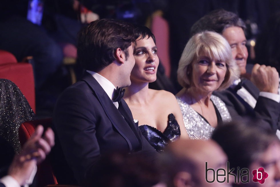 Álex García y Verónica Echegui, muy sonrientes en los Goya 2016