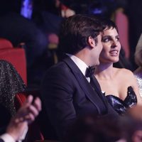 Álex García y Verónica Echegui, muy sonrientes en los Goya 2016