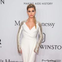 Hailey Baldwin en la Gala amfAR 2016 de Nueva York