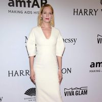 Uma Thurman en la Gala amfAR 2016 de Nueva York