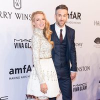 Blake Lively y Ryan Reynolds en la Gala amfAR 2016 de Nueva York