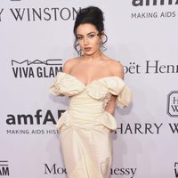 Charli XCX en la Gala amfAR 2016 de Nueva York