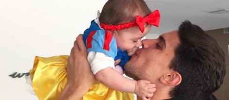 Gala Bartra celebra su primer Carnaval disfrazada de Blancanieves con Marc Bartra