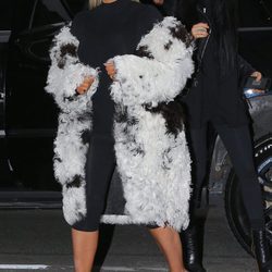 Kim Kardashian, rubia y muy abrigada en Nueva York