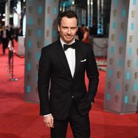 Michael Fassbender en la alfombra roja de los BAFTA 2016