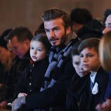 La familia Beckham en el desfile de Victoria Beckham en la FW de Nueva York