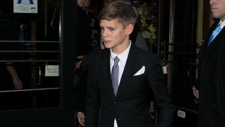 Romeo Beckham en el desfile de Victoria Beckham en la FW de Nueva York