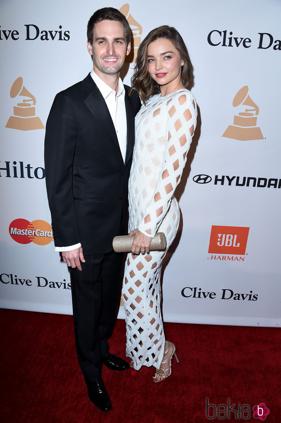 Miranda Kerr y Evan Spiegel en la fiesta Clive Davis previa a los Grammy 2016