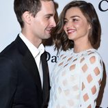 Miranda Kerr y Evan Spiegel muy enamorados en la fiesta Clive Davis previa a los Grammy 2016