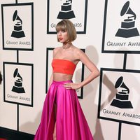 Taylor Swift en la alfombra roja de los Premios Grammy 2016