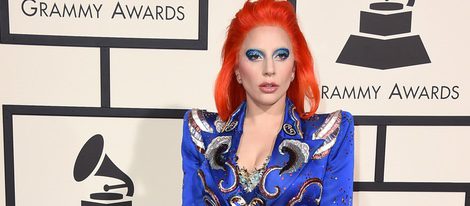 Lady Gaga en la alfombra roja de los Premios Grammy 2016