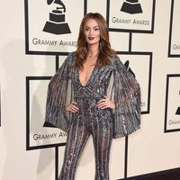 Nicole Trunfio en la alfombra roja de los Premios Grammy 2016