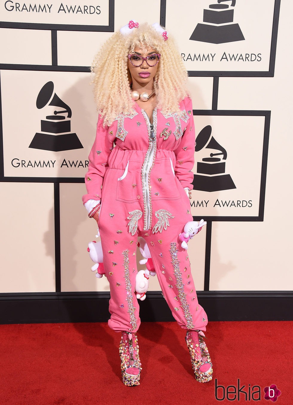 Dencia en la alfombra roja de los Premios Grammy 2016