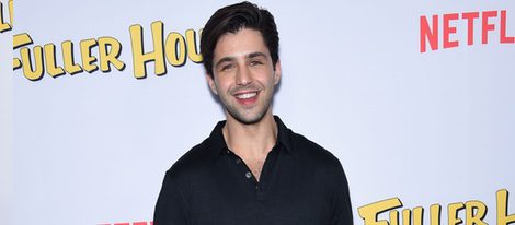 Josh Peck durante la presentación de 'Madres Forzosas' en Netflix