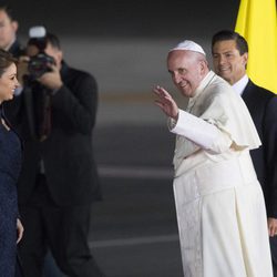 El Papa Francisco se despide de Enrique Peña Nieto y Angélica Rivera en México