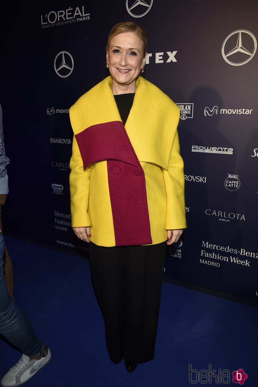 Cristina Cifuentes en el desfile de Ágatha Ruiz de la Prada en Madrid Fashion Week otoño/invierno 2016/2017