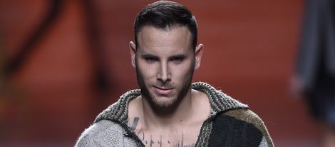 Esteban de 'Gandía Shore' desfilando para Francis Montesinos en la FW de Madrid colección otoño/invierno 2016/2017