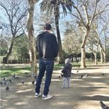 Iker Casillas de paseo con su hijo Martín Casillas 