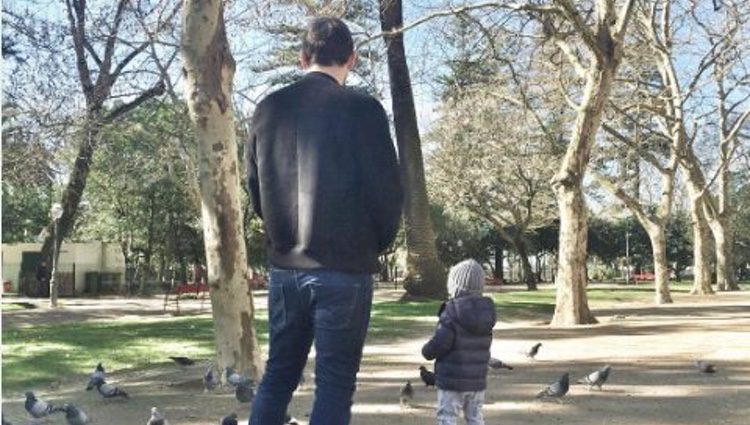 Iker Casillas de paseo con su hijo Martín Casillas 