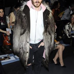 Rubén Ochandiano en el desfile de Ana Locking en Madrid Fashion Week otoño/invierno 2016/2017