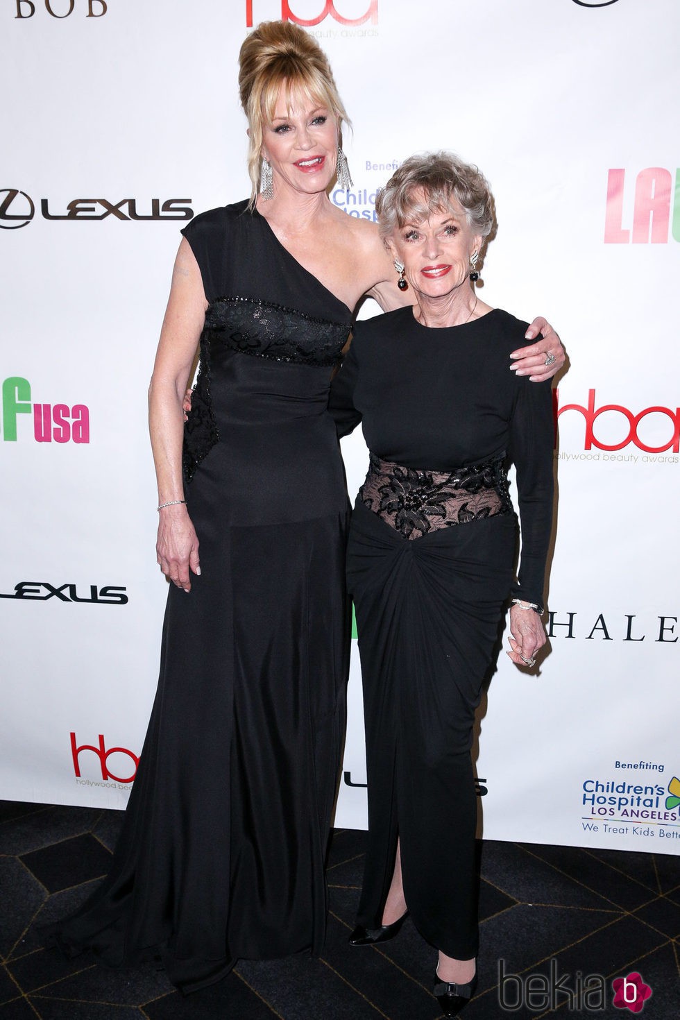 Melanie Griffith y Tippi Hedren en los Hollywood Beauty Awards