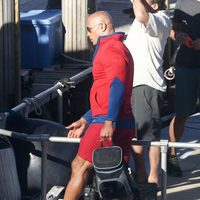 Dwayne Johnson saliendo del rodaje de 'Los vigilantes de la playa'