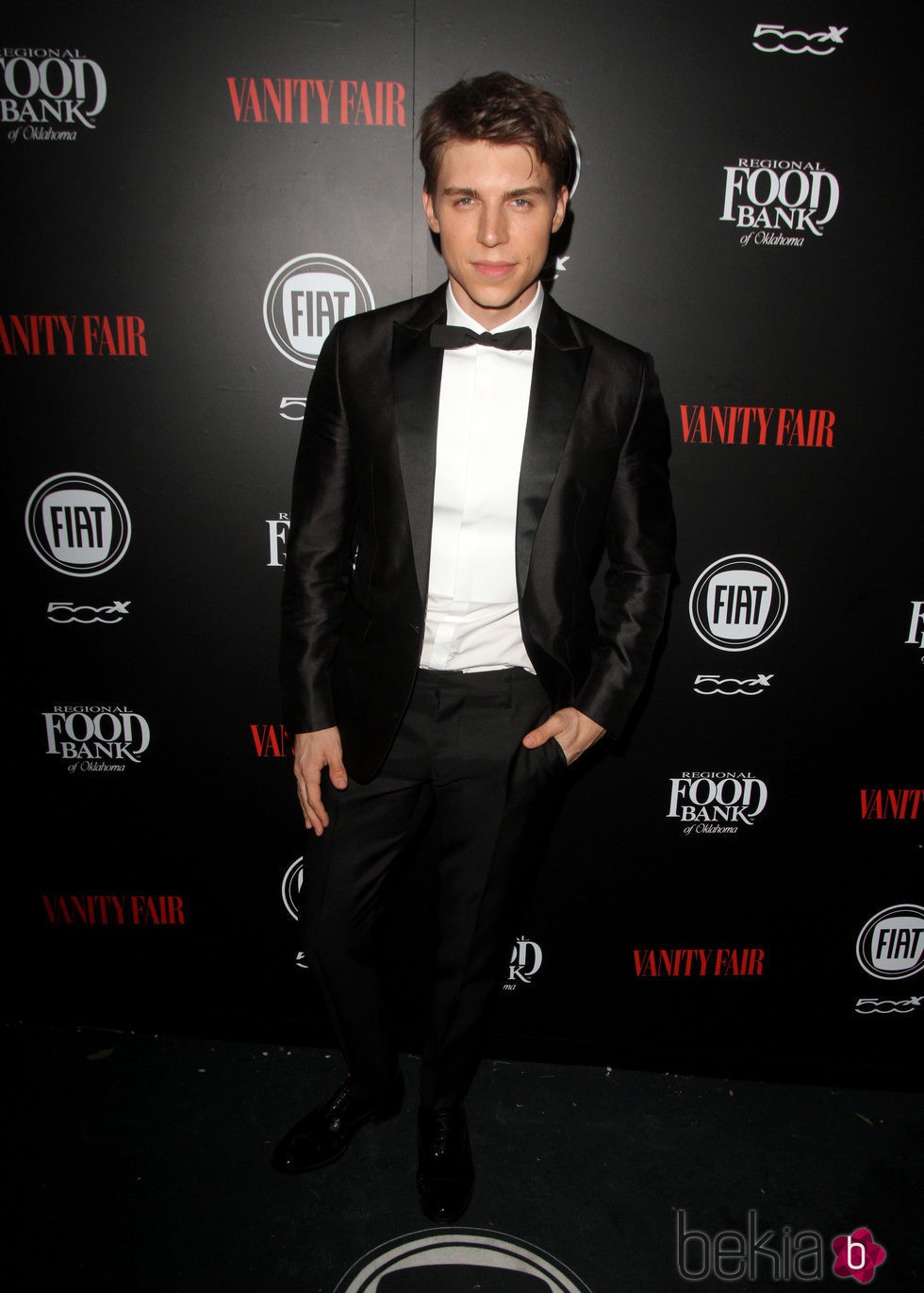 Nolan Gerard Funk en una fiesta organizada por Vanity Fair en Hollywood