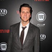 Hayes MacArthur en una fiesta organizada por Vanity Fair en Hollywood