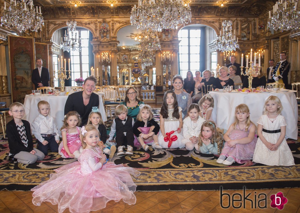 Magdalena de Suecia y la Princesa Leonor en una fiesta en el Palacio Real de Estocolmo con los niños de My Big Day