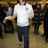 Sacha Baron Cohen promociona 'Grimsby' en el aeropuerto de Berlín