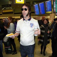 Sacha Baron Cohen promociona 'Grimsby' en el aeropuerto de Berlín