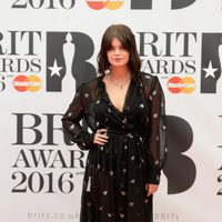 Pixie Geldof en la alfombra roja de los Premios Brit 2016