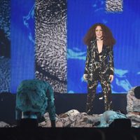 Jess Glynne en su actuación en los Premios Brit 2016