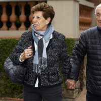 Emilio Sánchez Benito y Marisa Vicario paseando por Barcelona