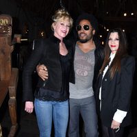 Melanie Griffith y Lenny Kravitz disfrutando de una noche de fiesta por Hollywood