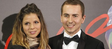 Jorge Lorenzo y Nuria Tomás en el estreno del documental 'Lorenzo Guerrero'