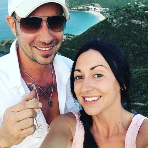 Jeremy Bieber y su prometida Chelsey Rebelo en St.Barths