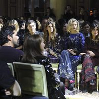 Adriana Ugarte y Jon Kortajarena en el desfile de RobertoCavalli en la Milan Fashion Week 2016