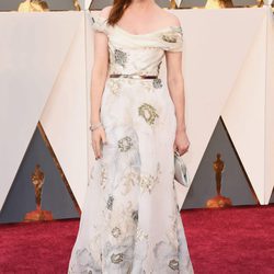 Isla Fisher en la alfombra roja en los Premios Oscar 2016