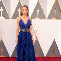 Brie Larson en la alfombra roja en los Premios Oscar 2016