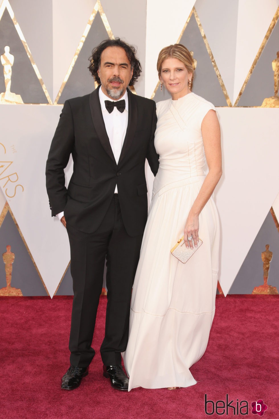 Alejandro González Iñárritu y su mujer Maria Eladia Hagerman en la alfombra roja de los Premios Oscar 2016