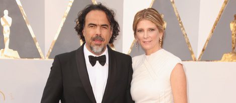 Alejandro González Iñárritu y su mujer Maria Eladia Hagerman en la alfombra roja de los Premios Oscar 2016