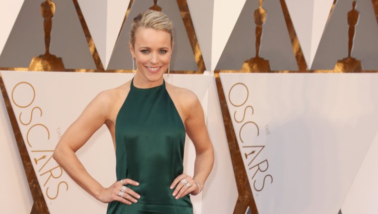 Rachel McAdams en la alfombra roja de los Premios Oscar 2016