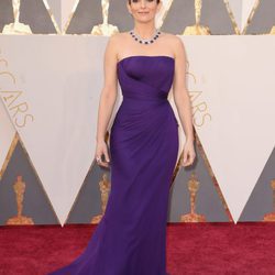 Tina Fey en la alfombra roja en los Premios Oscar 2016